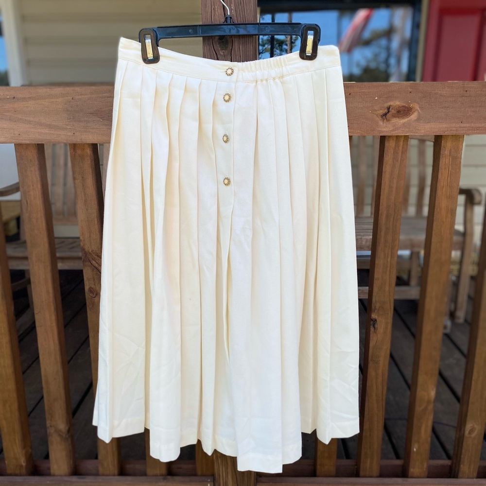 VINTAGE LLOYD Pleated Button Midi Skirt